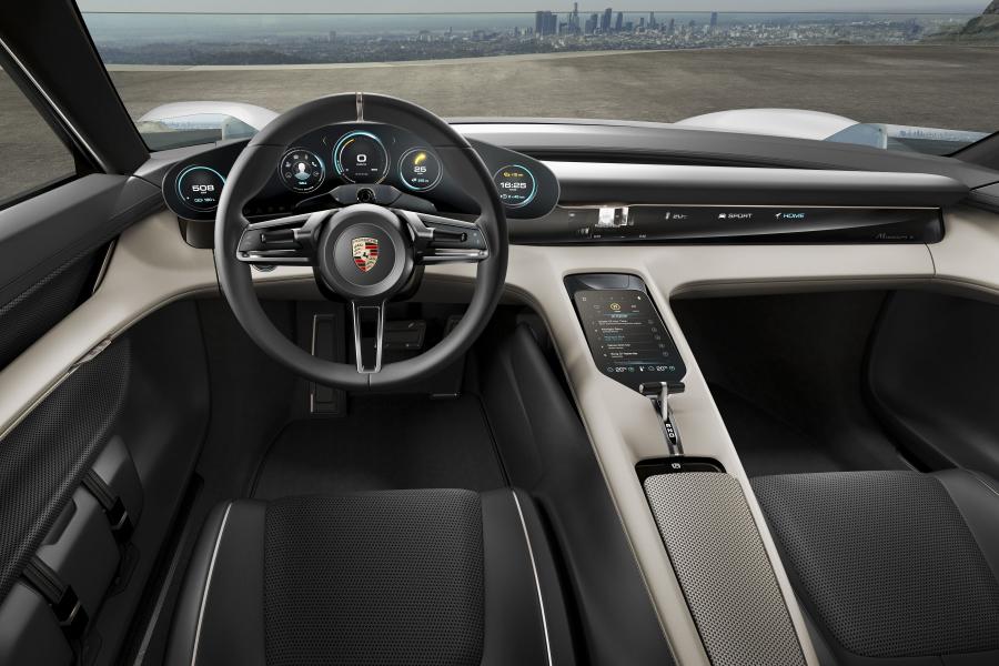  Porsche Mission E Concept 2015 года  (фото 10 из 12)